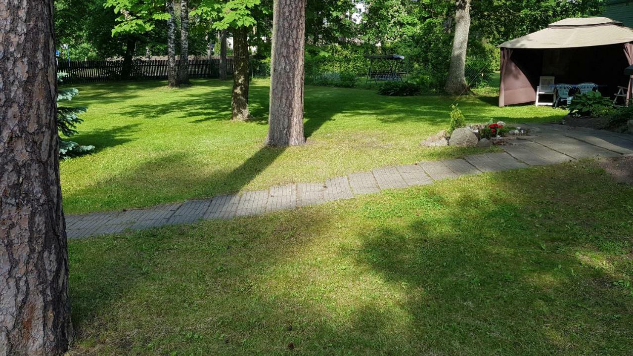 Mini-House With Garden In Jurmala Villa Bagian luar foto